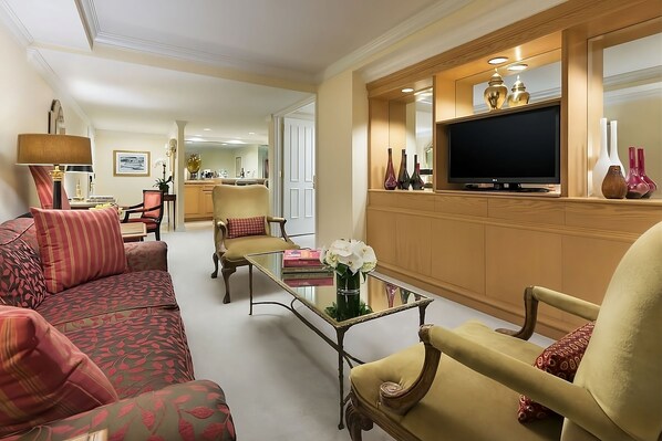 Spacious living area, a perfect place to relax after an eventful day!