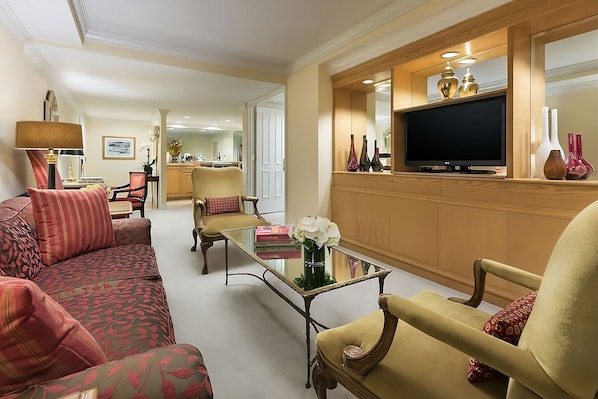 Spacious living area, a perfect place to relax after an eventful day!