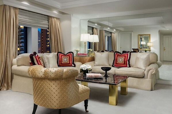 Exact unit will be assigned upon arrival. Views, colors and decor may vary.