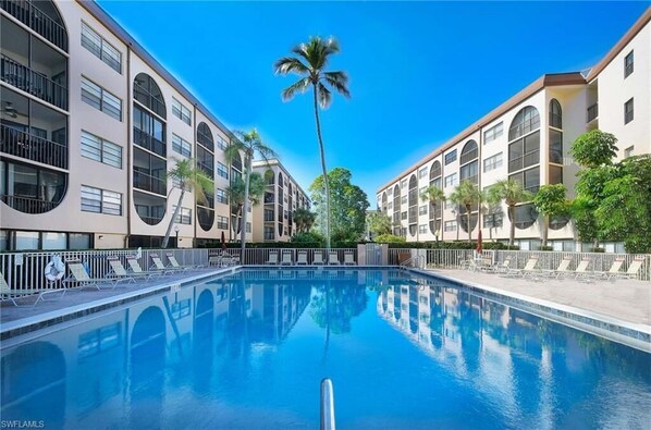 Heated Pool and two spas