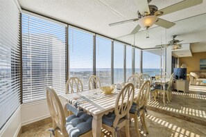 ,Dining Area,