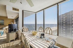,Dining Area,