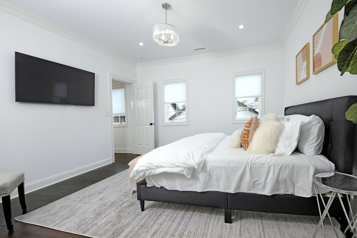 Greenwich Proper Brand New Home – 5 minutes to town and train – Must See!!!