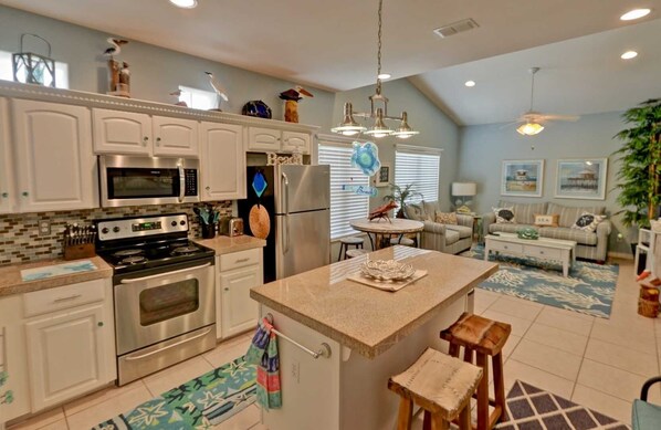Room, Indoors, Oven, Kitchen, Microwave