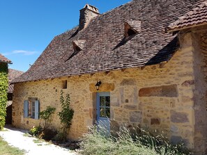 Le gîte côté route