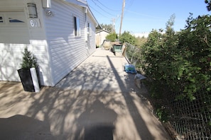 pathway to back entrance