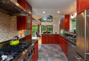 Modern kitchen with a Viking range.