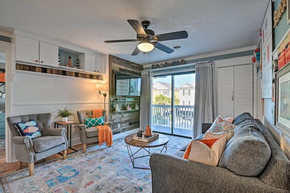 Surfside Beach Vacation Rental | 1BR | 1BA | 507 Sq Ft | 2nd-Floor Condo