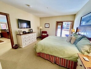 Summer condo area (4)