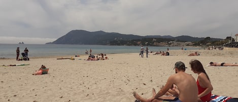 la plage des Sablettes à 15 minutes à pied