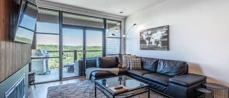 Horizon 1-203 / Warm and cozy condo with a view!