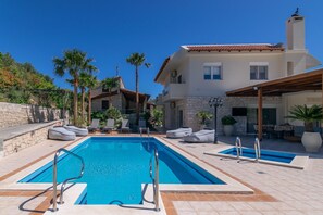 Luxury villa,18 guests,Heated Pool,Spa,Massage,Gym,Rethymno,Crete