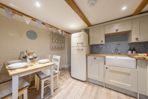 3 Chapel Cottages, Docking: Kitchen with dining area