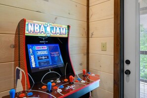 Arcade game Upper Level Hall