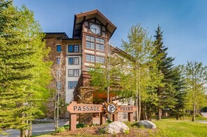Easy building to find, with great drive up to load/unload and get your key out of the lockbox.