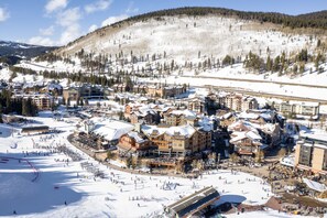 Passage Point is located in Copper's Center Village.  An easy walk to lifts