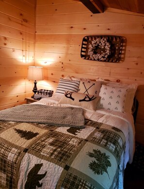 bedroom with full size bed