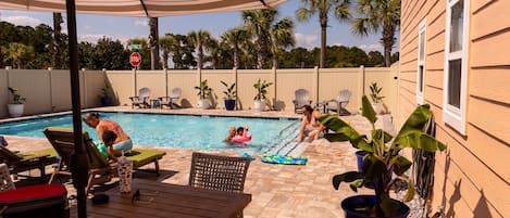 pool / grilling area