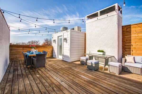 Outdoor dining