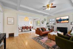 Enjoy the spacious setting combining a modern dining area with a relaxed living vibe, ideal for meals and chill-outs.