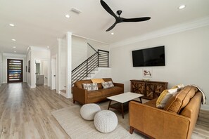 First Floor: Sitting Area
