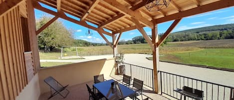 Terrasse de 35 m2 et parking