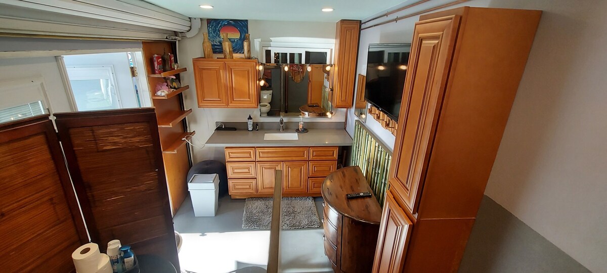 This Venue is set up for hourly rates or overnight stays.   Capacity 70 guests