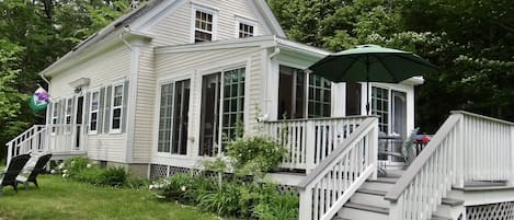 A lovely cottage to experience Maine!