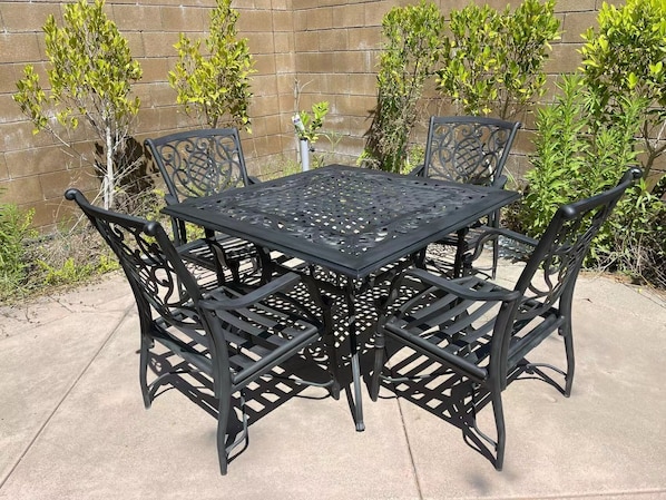 Outdoor dining