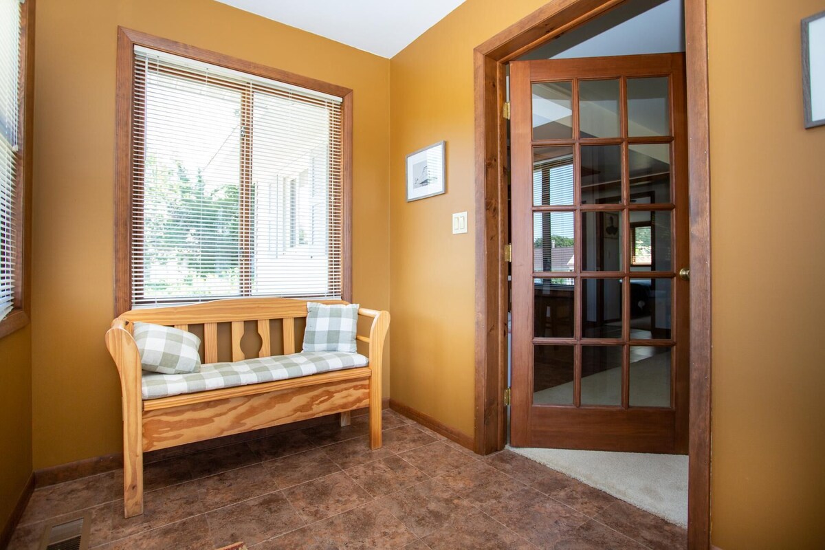 Carter’s Cottage – 2BR/2BA cottage in Grand Marais walking distance to downtown
