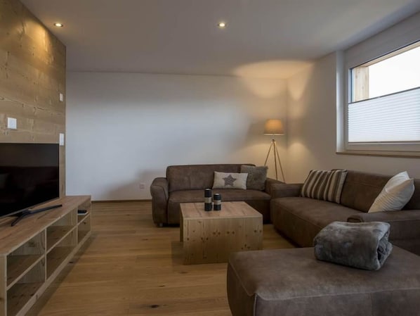 Brown, Couch, Window, Wood, Window Blind, Interior Design, Building, Living Room, Floor