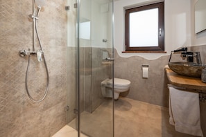Neu 6 Alpendistel  für 1-6 Pers., ca. 56 m²-Badezimmer