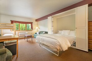 Cozy Queen Size Murphy Bed