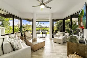 Beautifully Remodeled | Concierge Included | Spectacular View | vrKCV