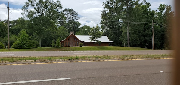 Log Home Seen Front Front Along US 61N