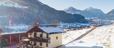 Außenseite Ferienhaus [Winter]