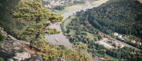 Blick vom Lilienstein in Richtung Unterkunft