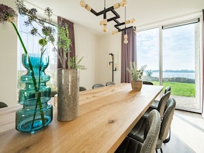 Plante, Table, Meubles, Fenêtre, Vert, Plante D'Appartement, Pot De Fleur, Chaise, Bois, Bâtiment