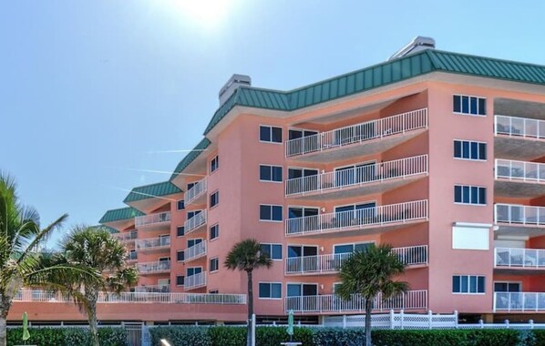 Come stay with us in these 3+2BR Side by Side GULF FRONT, BEACH Front Condos!