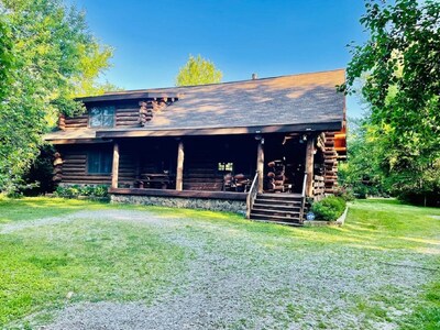 Beautiful log cabin!!