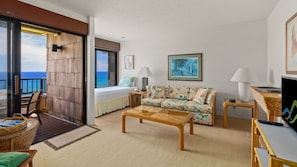Sealodge at Princeville #C6 - Oceanfront Living Room & Day Bed - Parrish Kauai