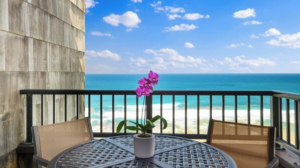 Sealodge at Princeville #C6 - Oceanfront Dining Lanai - Parrish Kauai