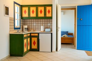 Spacious Kitchenette space