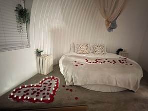 Romantic setup . Available as an add-on. DM to book this extra touch!