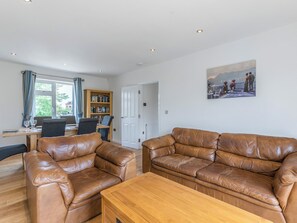 Living area | Avon Lock Cottage - Avon Lock Cottages, Tewkesbury