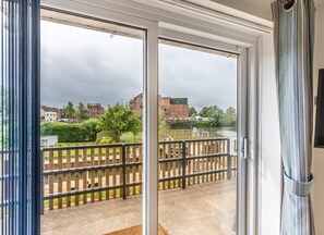 View | Avon Lock Cottage - Avon Lock Cottages, Tewkesbury