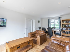 Living area | Avon Lock Cottage - Avon Lock Cottages, Tewkesbury