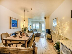 Dining Area | Chalky Blue, Ilfracombe