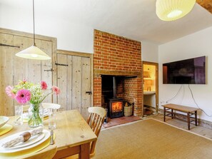Living room/dining room | Angel Lane, Woodbridge