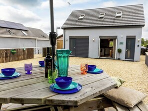Outdoor area | Lilac Lodge, Newnham